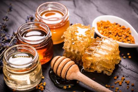 Обзор Диетологи назвали мёд полезным завтраком